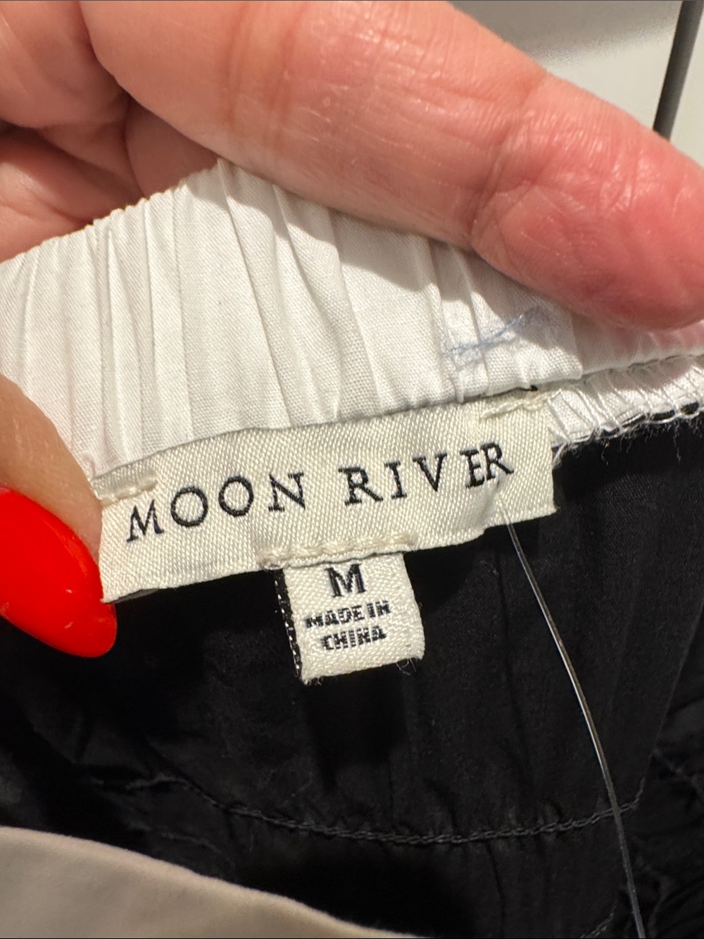 Moon River NWT Black smocked Midi Dress with White Trim & adjustable straps. - Picture 4 of 12
